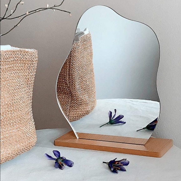 NWOT Asymmetrical Decorative ‘Cloud’ Mirror - Picture 1 of 16